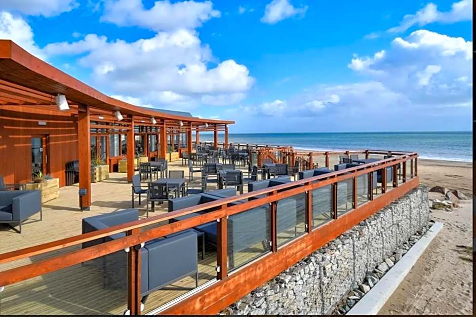 The Warren Holiday Park - Family Chalet