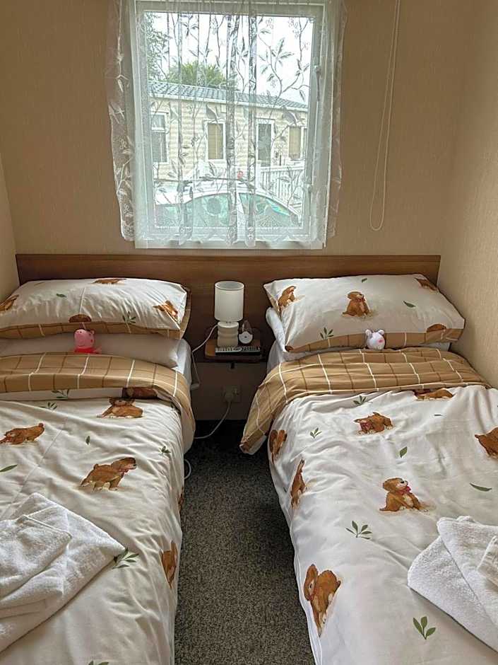 Holiday home cherry tree Burgh castle Great Yarmouth