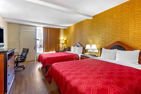 2 Double Beds, Nonsmoking, Accessible