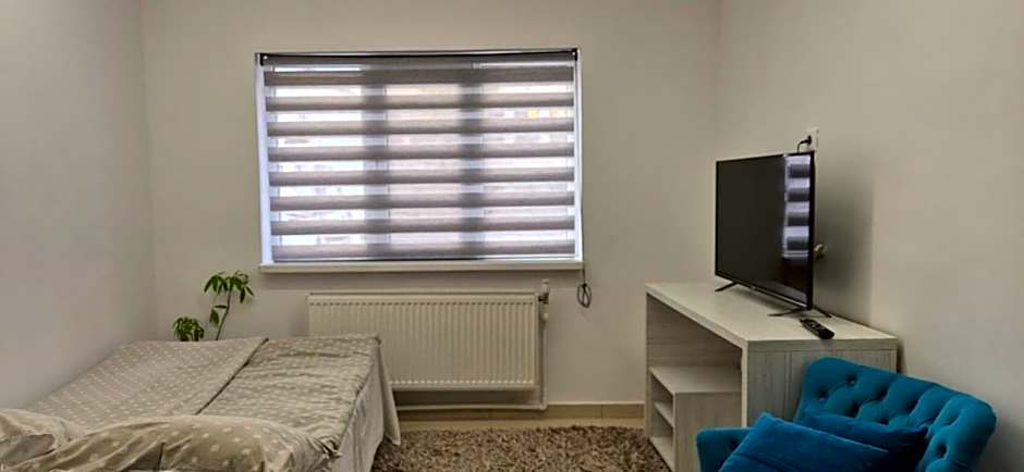 4 Seasons Apartments