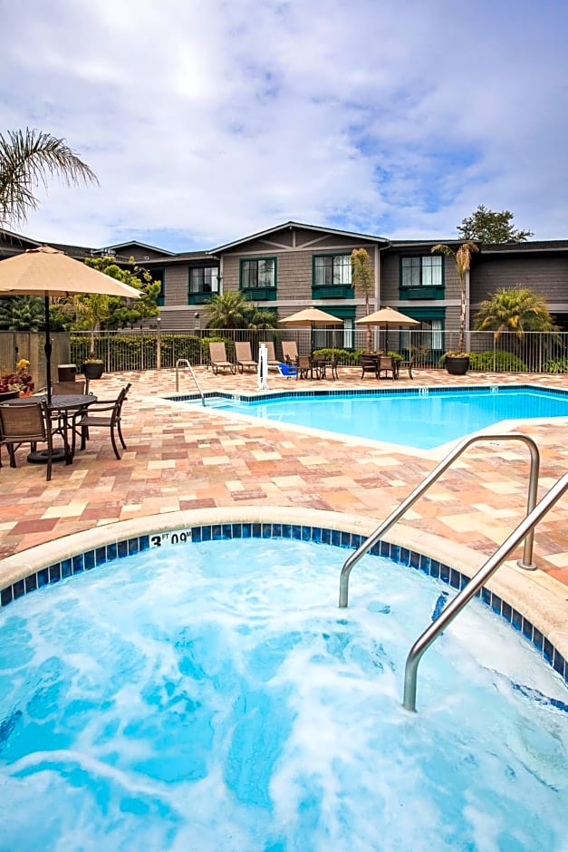 Holiday Inn Express & Suites Carpinteria, an IHG Hotel