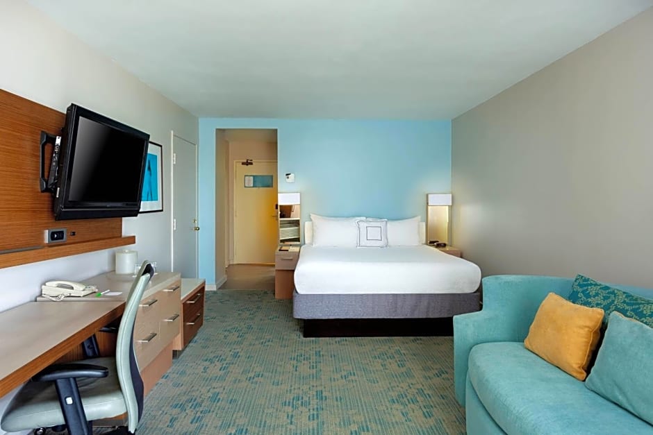 Courtyard by Marriott Isla Verde Beach Resort