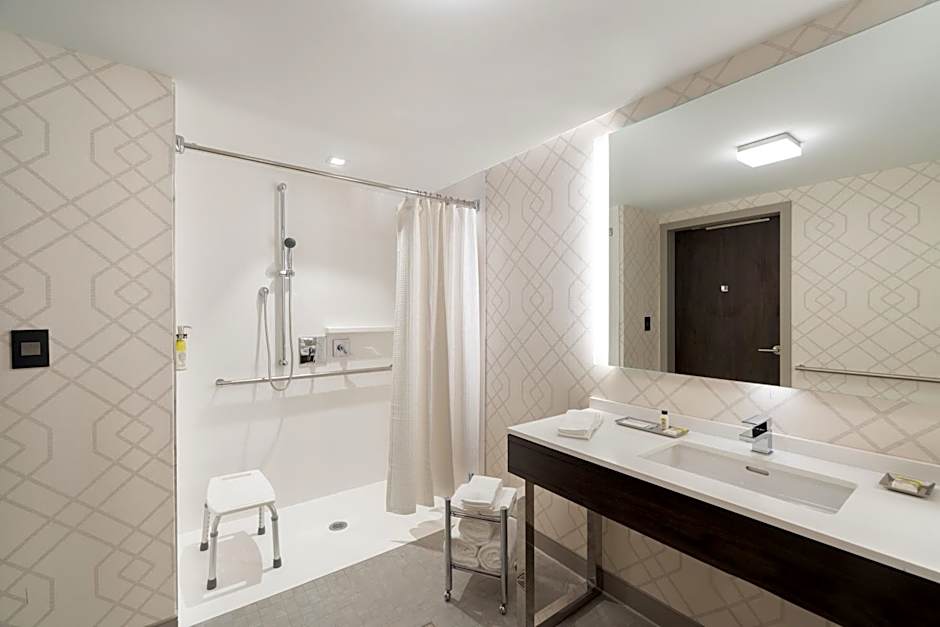 Holiday Inn Boston Logan Airport - Chelsea By IHG