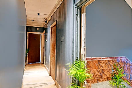 OYO Flagship Delight Hotel & Homes