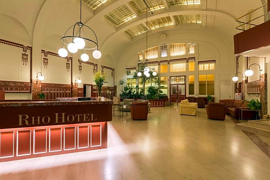Rho Hotel