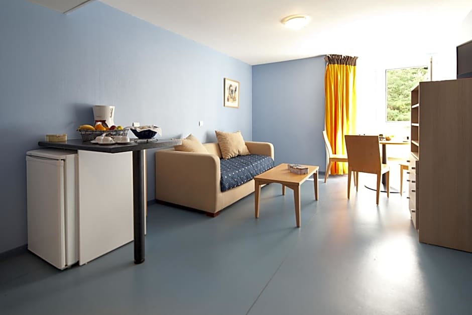 Villa Mariale by Popinns