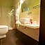 Parizzi Suites & Restaurant