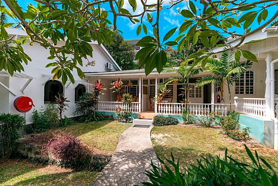Beau Vallon Bungalows