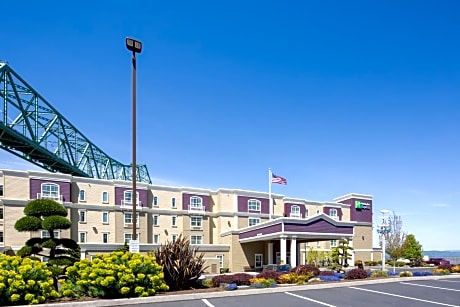 Holiday Inn Express Hotel & Suites Astoria, an IHG Hotel