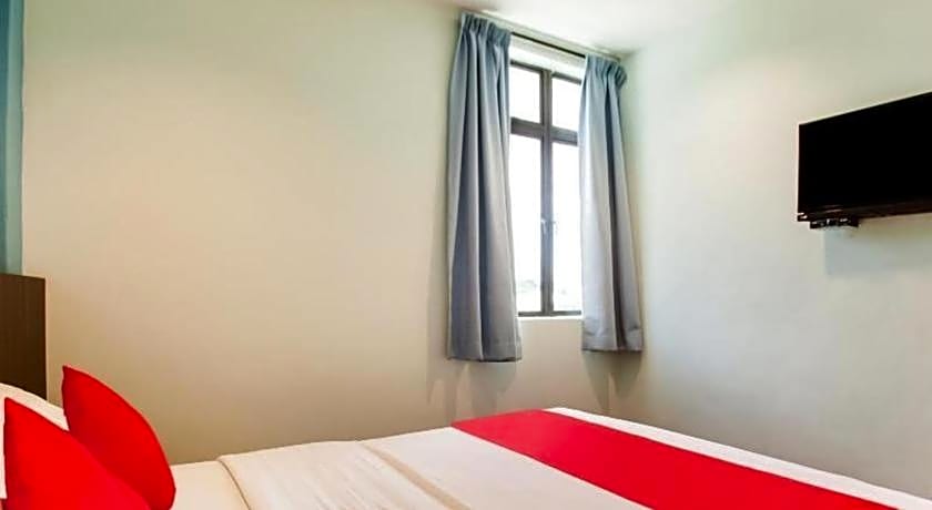 OYO 89487 Space Hotel