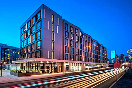 AC Hotel by Marriott Boston Downtown