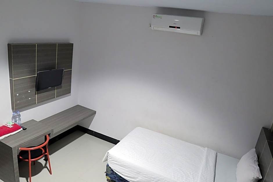 RedDoorz @ Pasangkayu Mamuju Utara