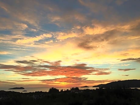 Sunset Seaview Vacation Condo City Centre @ IMAGO Shopping Mall
