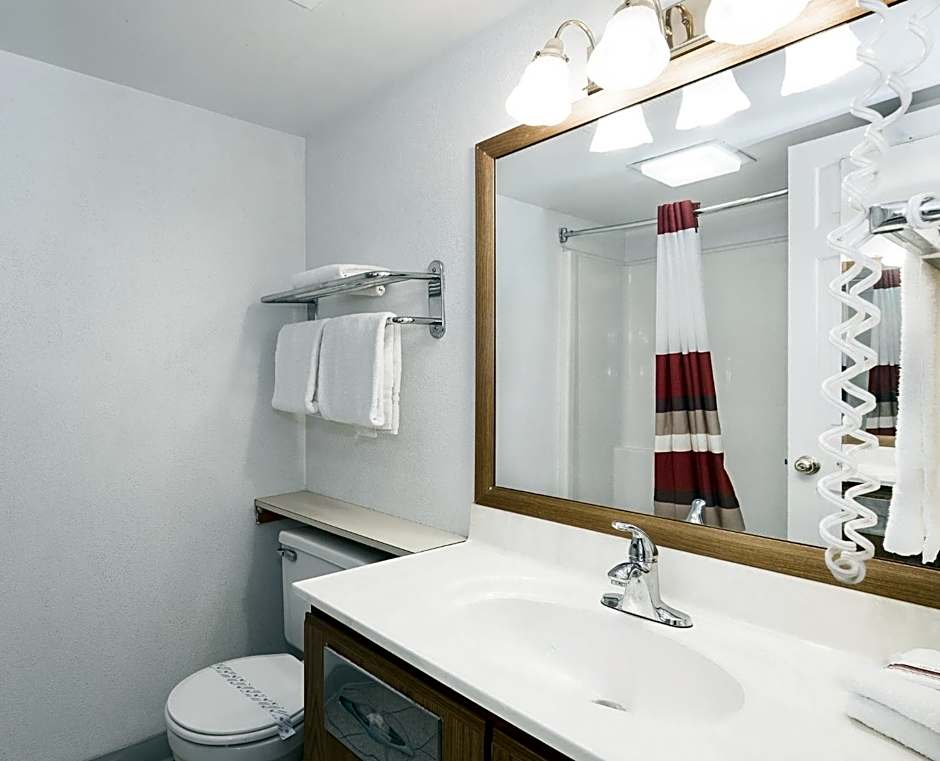 Red Roof Inn Uhrichsville