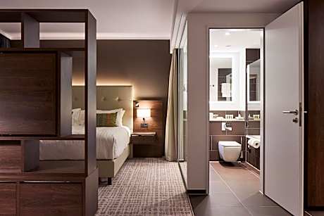 Long Stay Room with King Size Bed