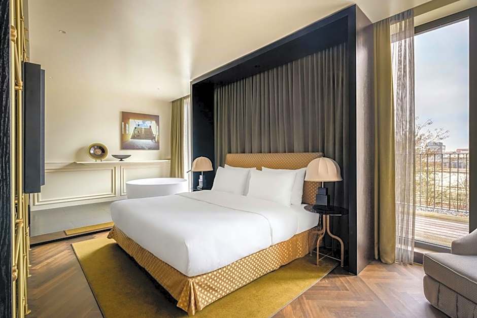 Roomers Munich, Autograph Collection by Marriott