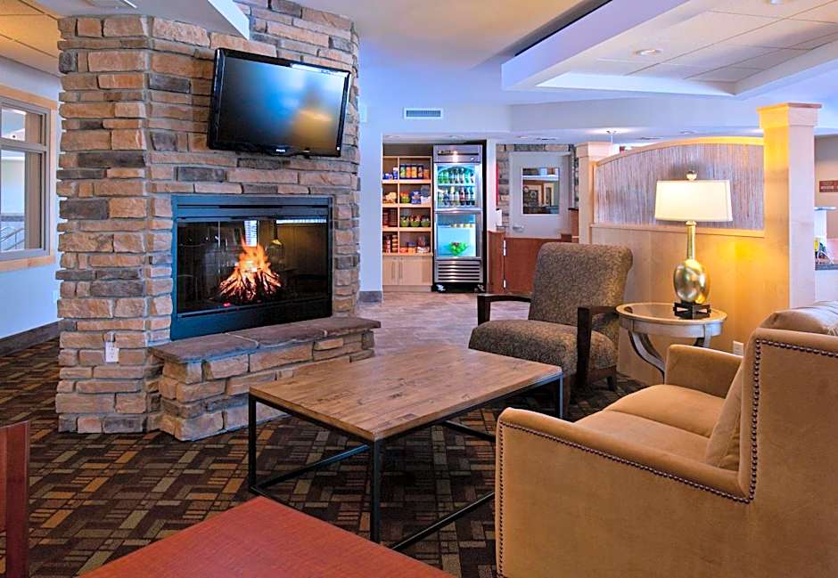 AmericInn by Wyndham Fairfield