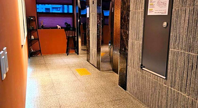 Brown Dot Hotel Chungmugong