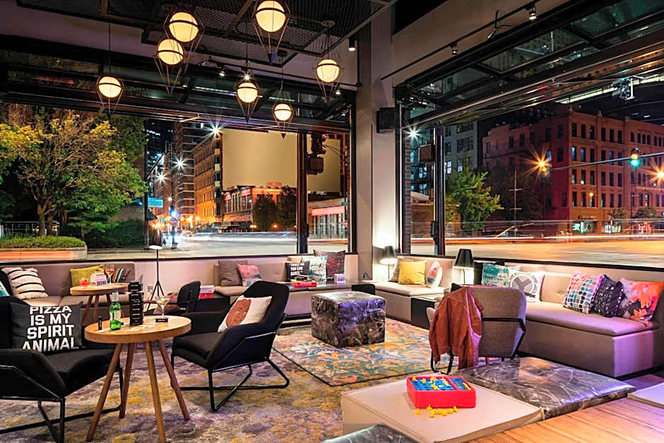 Moxy by Marriott Chicago Downtown