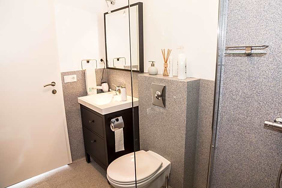 Bakki Apartments & Hostel