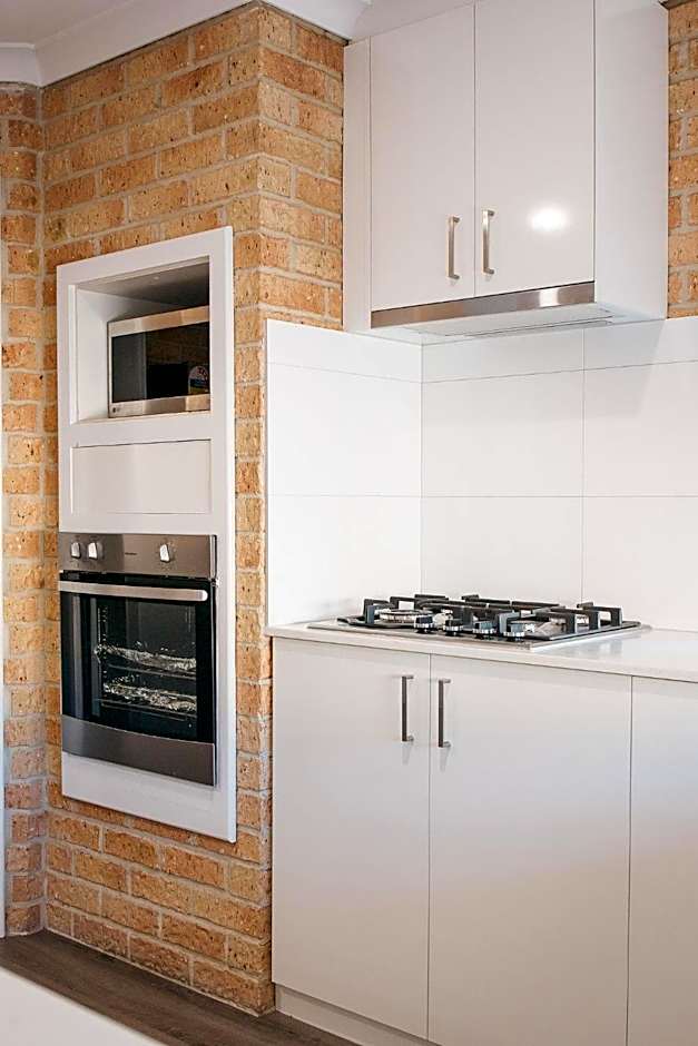 Quality Suites Banksia Gardens WA