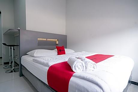 RedDoorz Plus Syariah @ Jalan Endro Suratmin Lampung