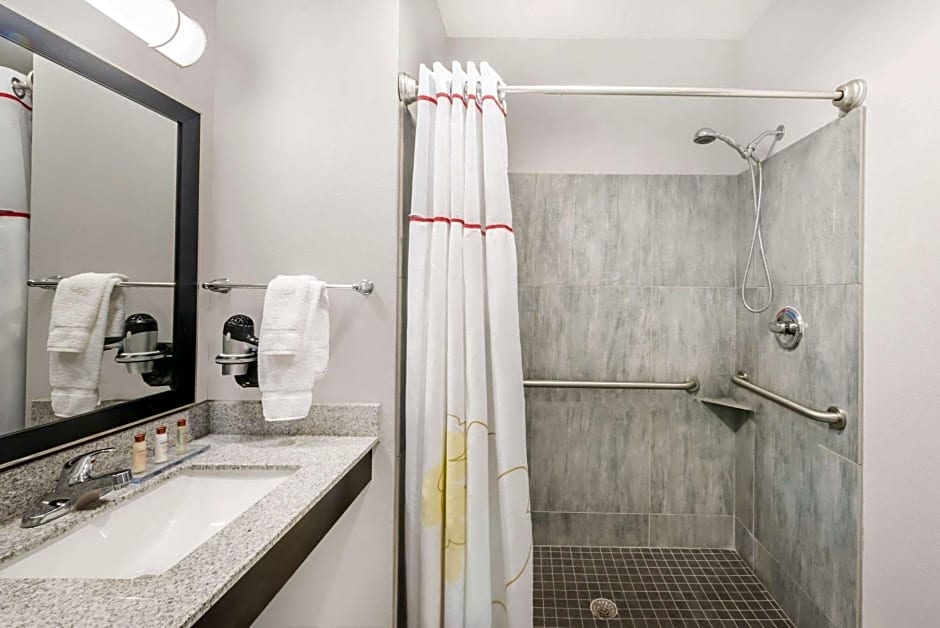 Hawthorn Suites by Wyndham Midland
