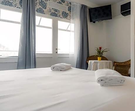 Double or Twin Room with Lake View