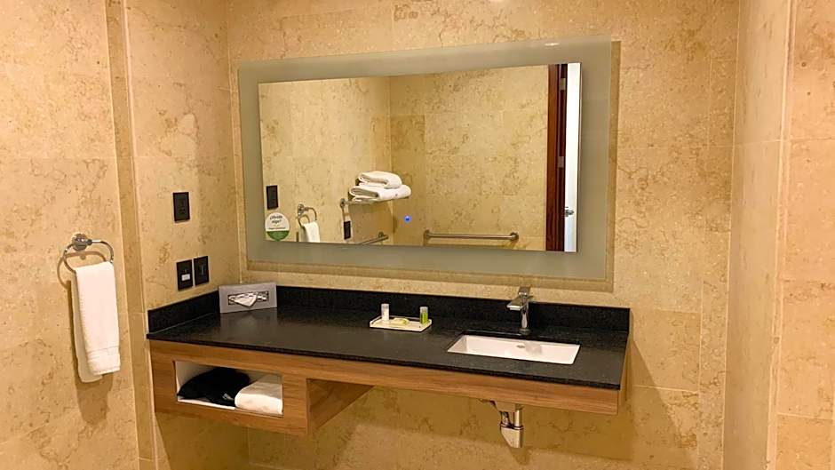 Holiday Inn & Suites Puerto Vallarta Marina & Golf By IHG