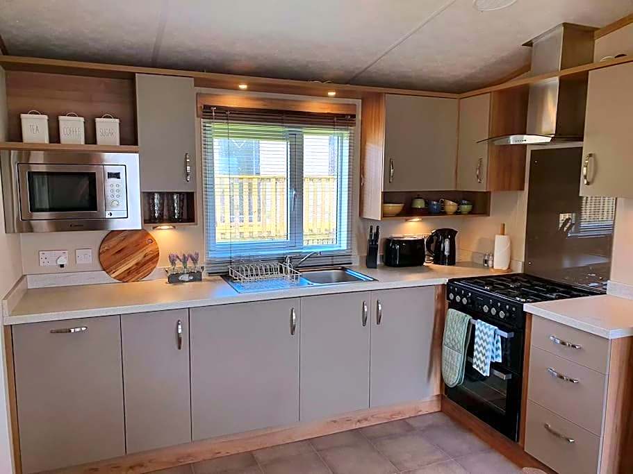 Beautiful Borders Cabin