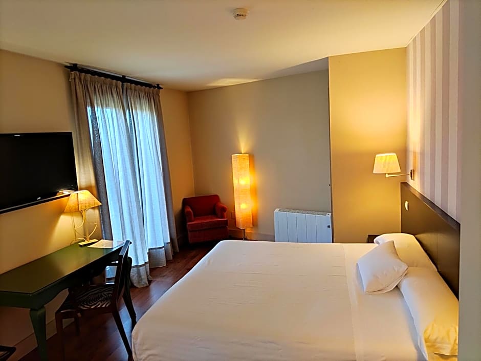Hotel Puerta del Arco
