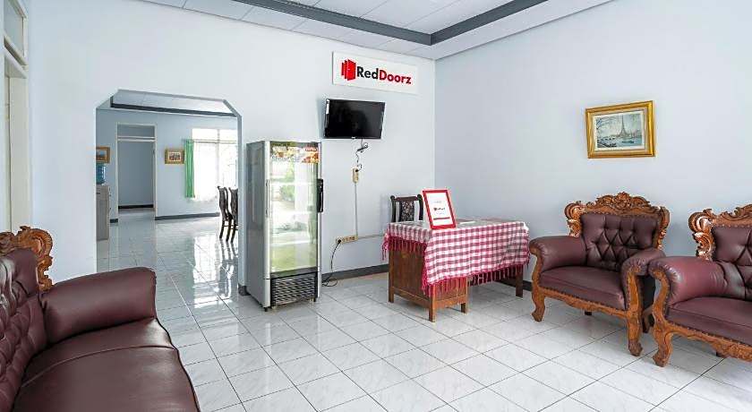 RedDoorz Syariah near RSUD Cimacan