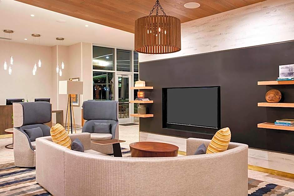 Courtyard by Marriott Erie Bayfront