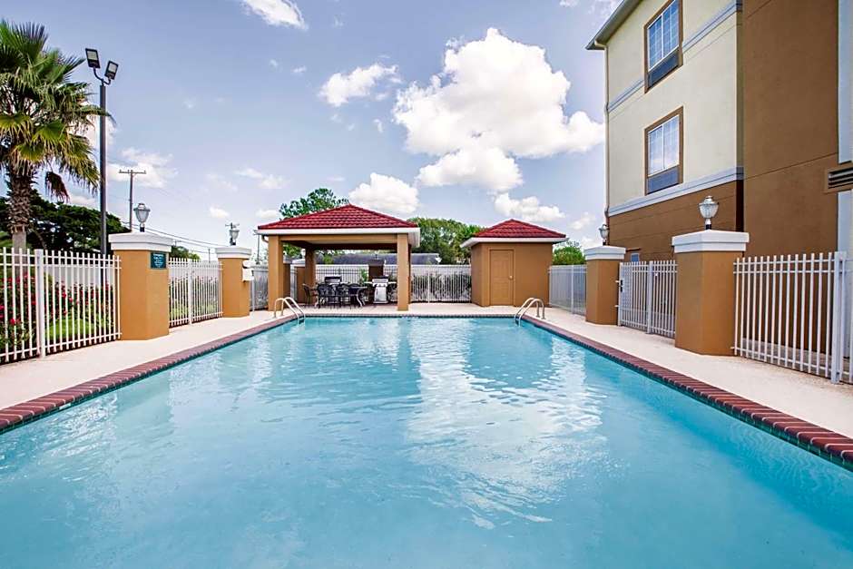 La Quinta Inn & Suites by Wyndham Bay City