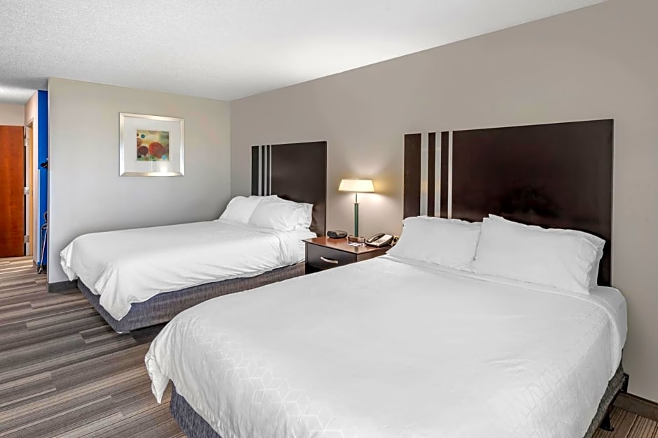Holiday Inn Express Hotel & Suites Cincinnati-Blue Ash
