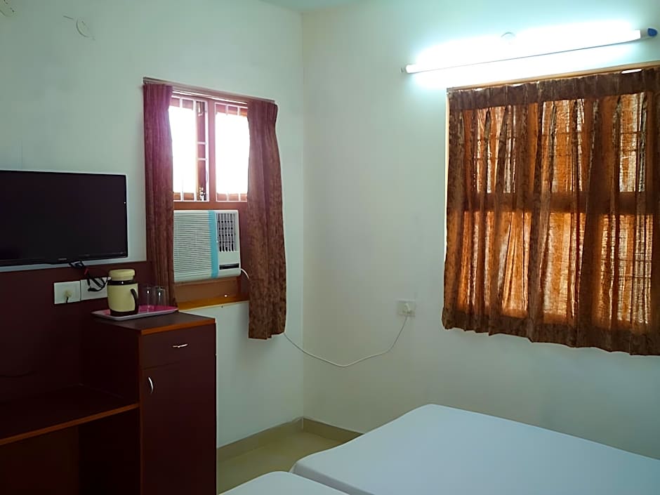 Samrat Guest House – Chennai, IL