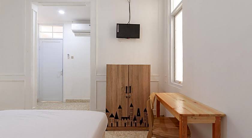 Urbanview Hotel De Breeze Kemang Jakarta by RedDoorz