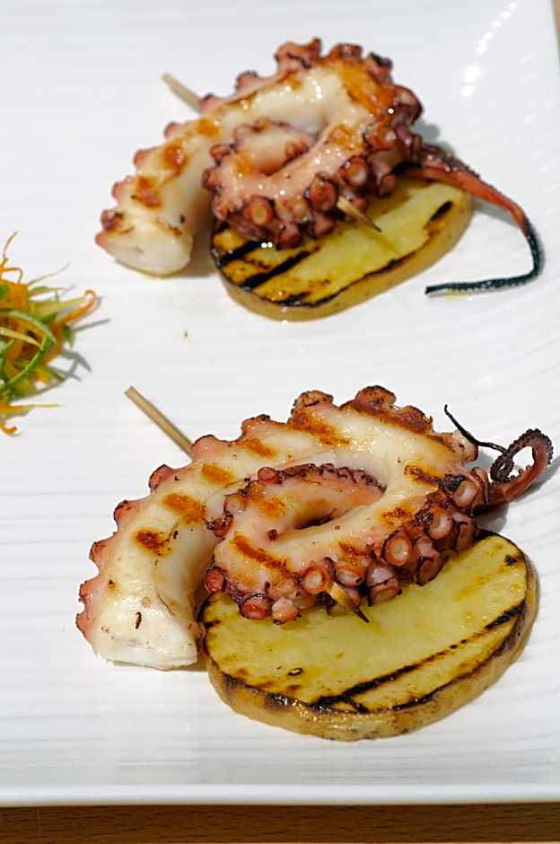 Kiss Beachfront Hotel & Restaurant