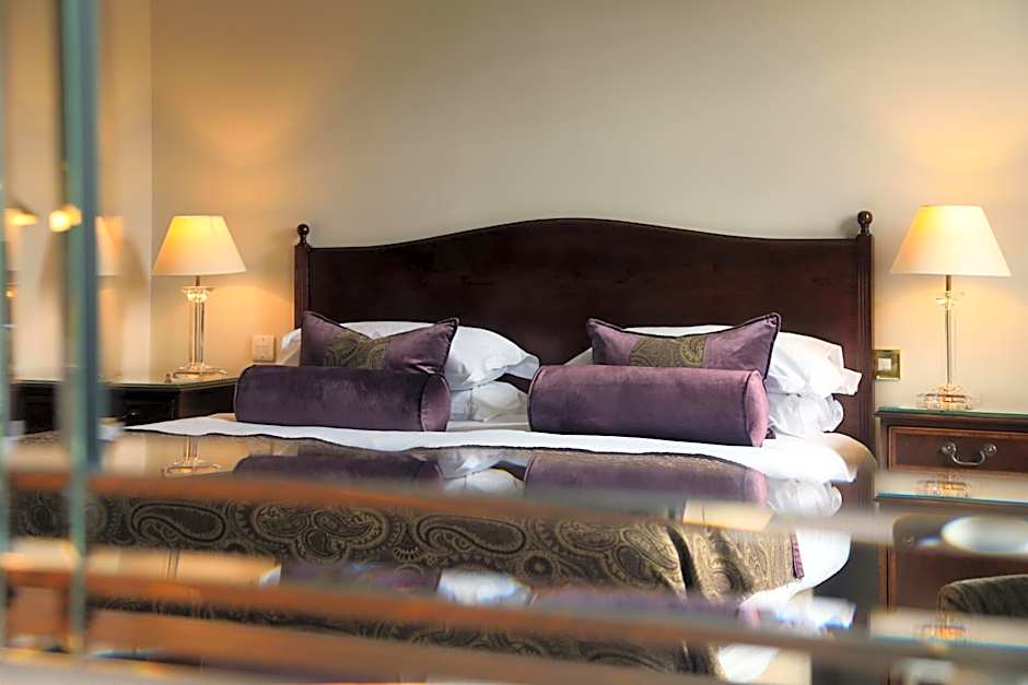 Macdonald Compleat Angler