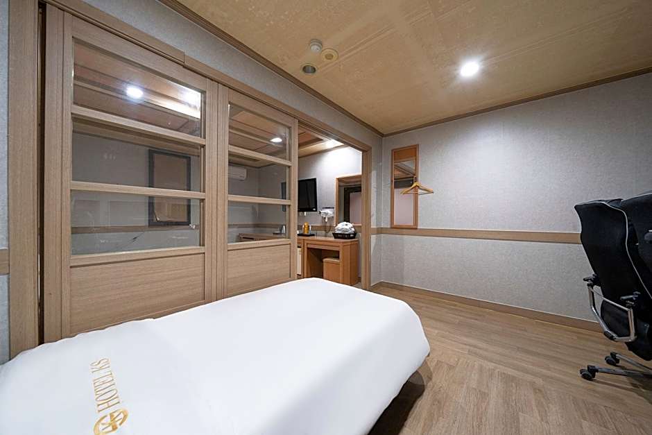 K.S Hotel