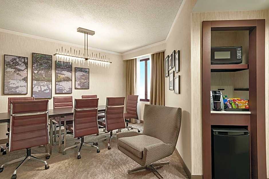 Embassy Suites by Hilton Chicago North Shore Deerfield