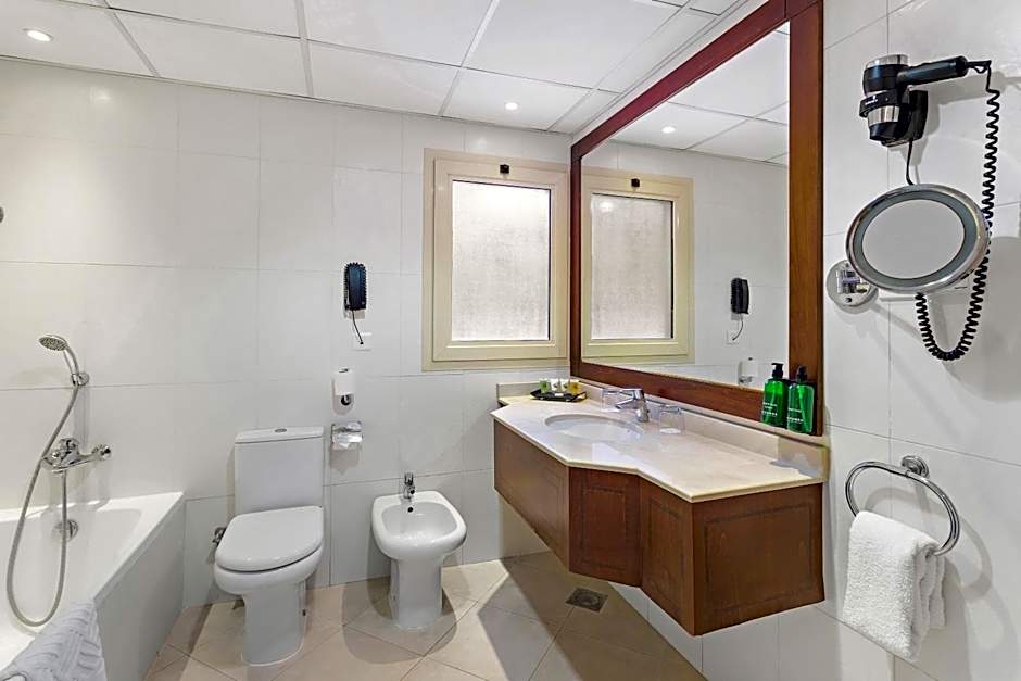 Al Hamra Village Hotel