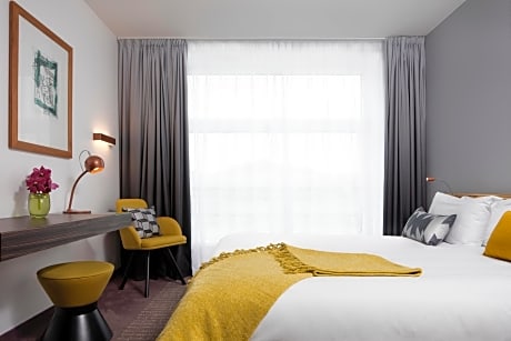 Art Double Room Courtyard Facing