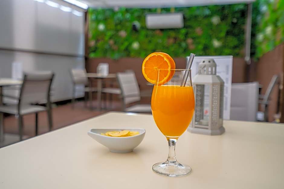 Dinya Lisbon Hotel & Lounge Bar