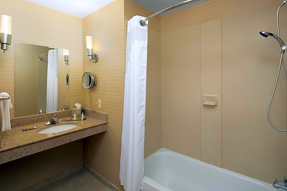 DoubleTree Richmond Airport