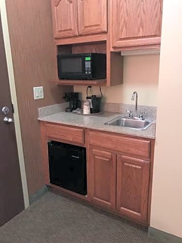 Randolph Inn and Suites