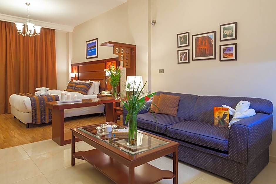 Comfort Hotel Suites