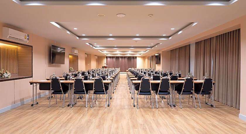 Recenta Suite Phuket Suanluang