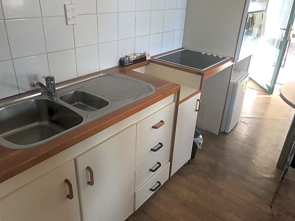 Gateway International Motel