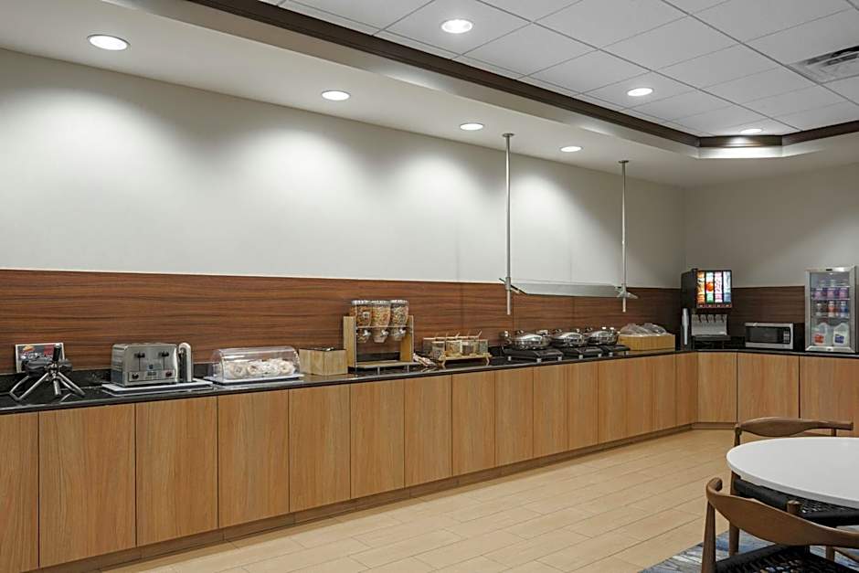 Fairfield Inn & Suites by Marriott Louisville East